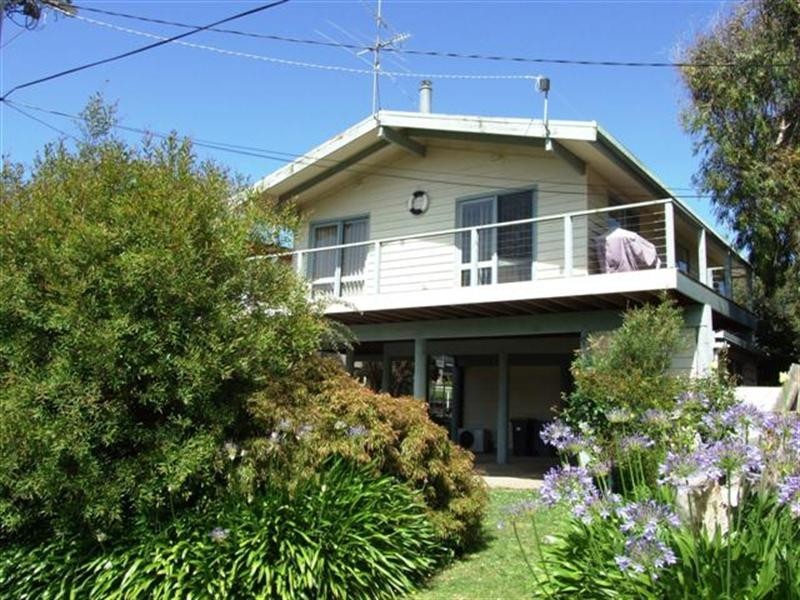 24 Hollywood Crescent, Smiths Beach VIC 3922