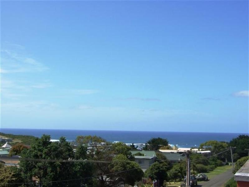 24 Hollywood Crescent, Smiths Beach VIC 3922