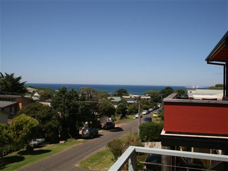 24 Hollywood Crescent, Smiths Beach VIC 3922