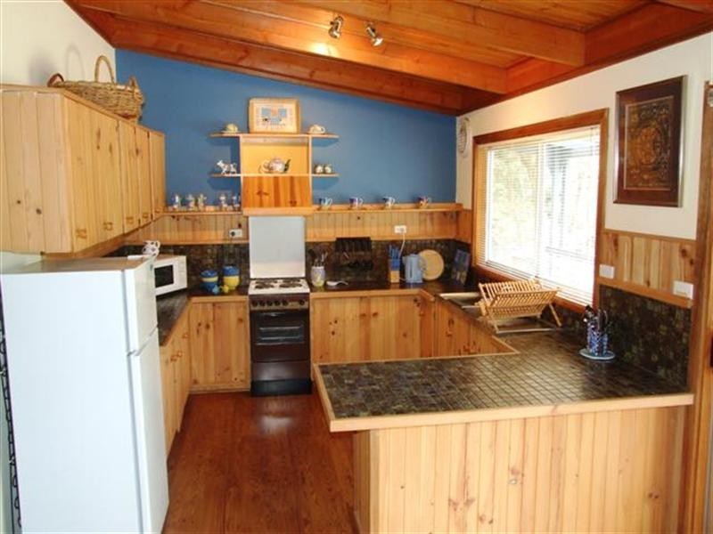 33 Churchill Drive, Cowes VIC 3922