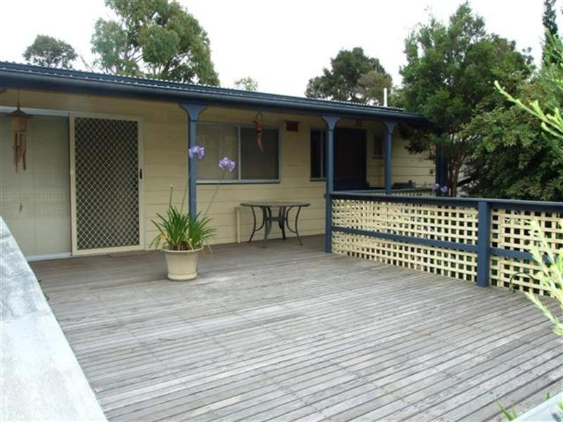 33 Churchill Drive, Cowes VIC 3922