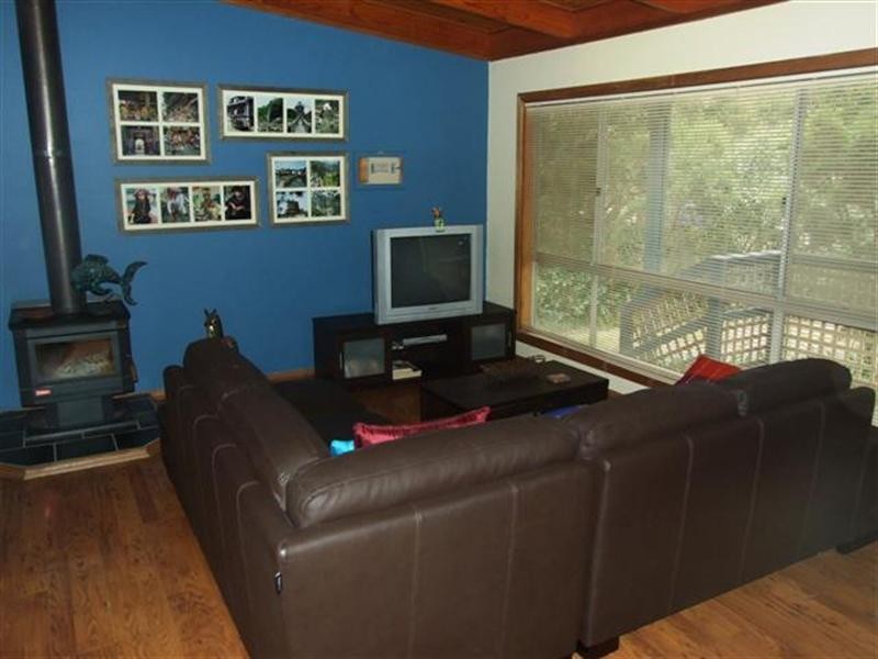 33 Churchill Drive, Cowes VIC 3922