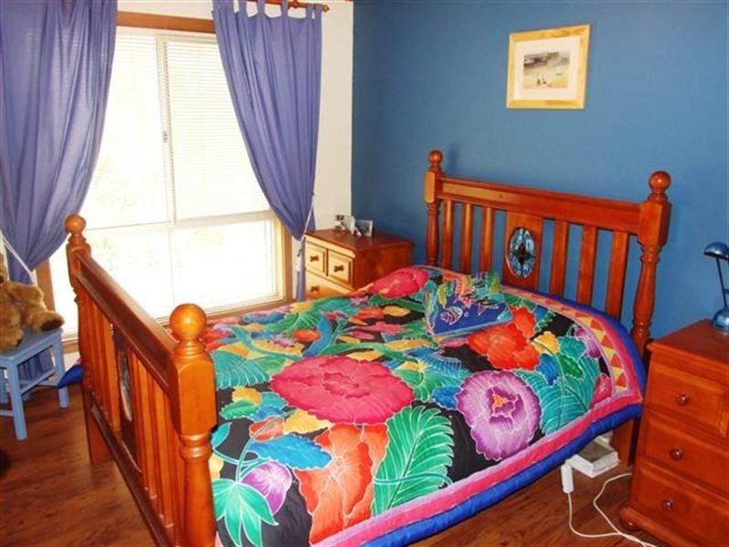 33 Churchill Drive, Cowes VIC 3922