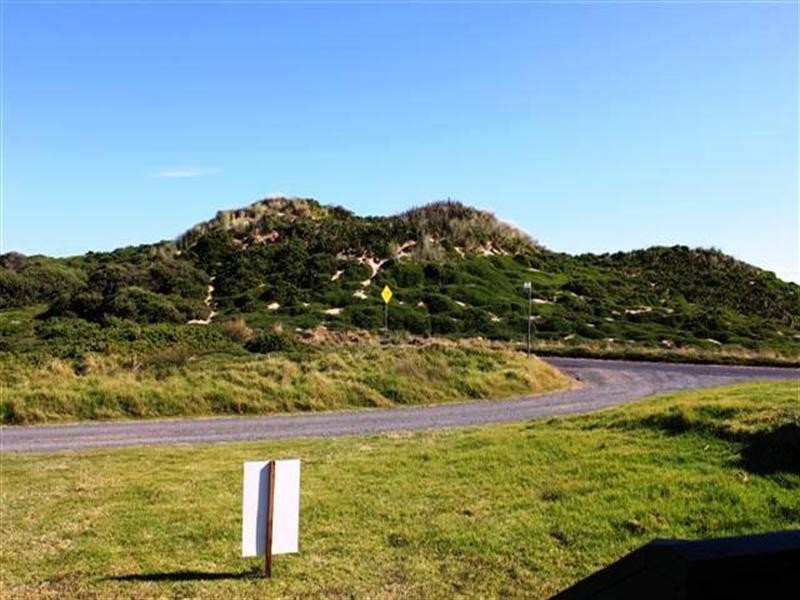 16 Pine Avenue, Surf Beach VIC 3922