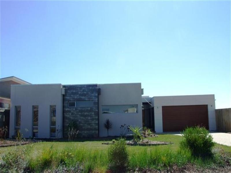 6 Sanctuary Drive, Cowes VIC 3922