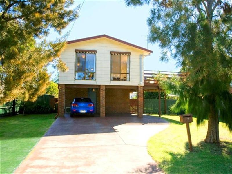 28 Raywood Avenue, Cowes VIC 3922