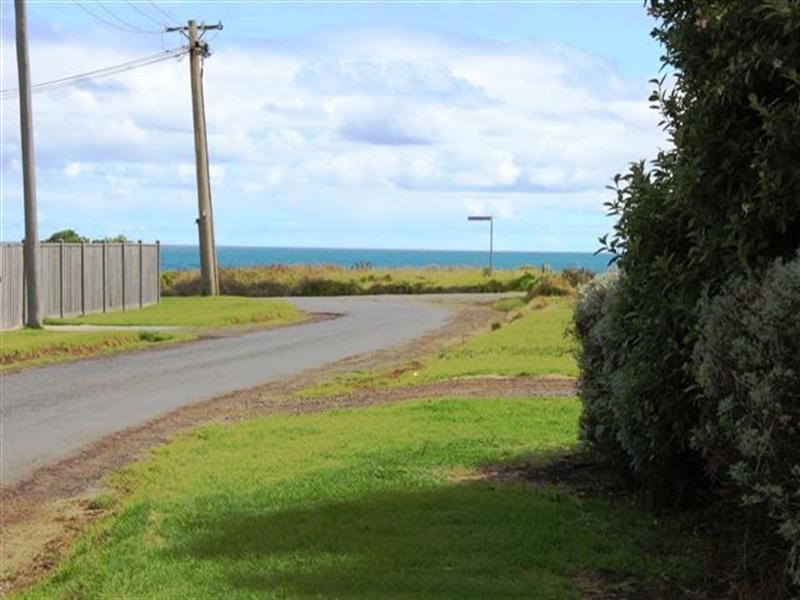 24 Dunvegan Crescent, Surf Beach VIC 3922