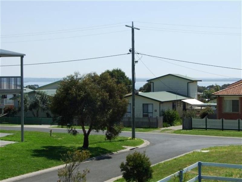 5 Carapooka, Cowes VIC 3922