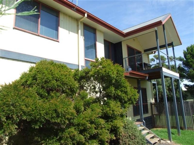 10 Bowcombe Road, Ventnor VIC 3922