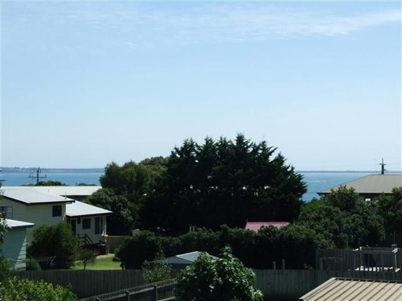 10 Bowcombe Road, Ventnor VIC 3922