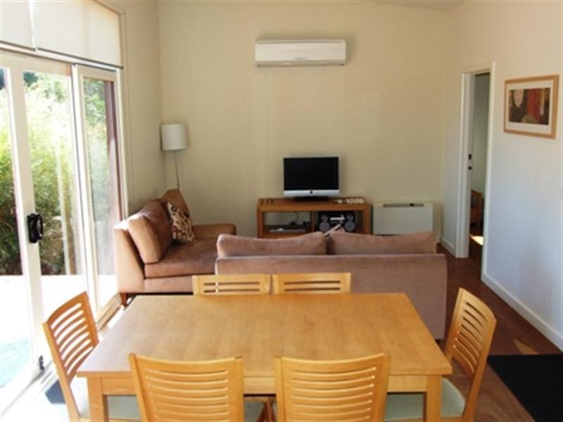 2128 Phillip Island Road, Cowes VIC 3922