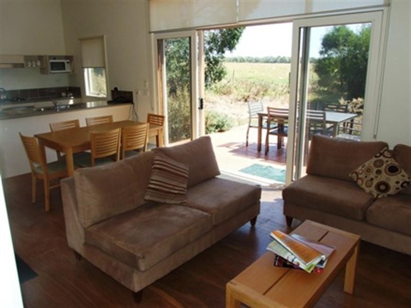 2128 Phillip Island Road, Cowes VIC 3922