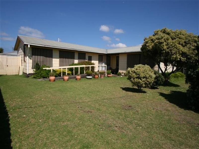 21 Sinclair Avenue, Surf Beach VIC 3922