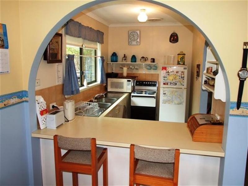 11 Pine Avenue, Cowes VIC 3922