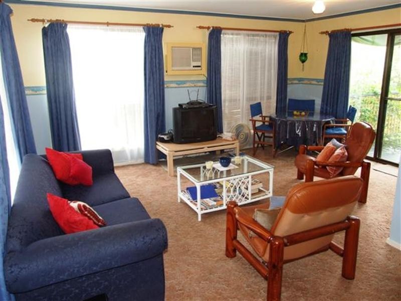 11 Pine Avenue, Cowes VIC 3922