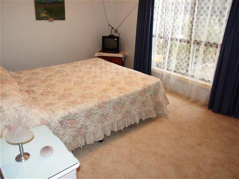 11 Pine Avenue, Cowes VIC 3922