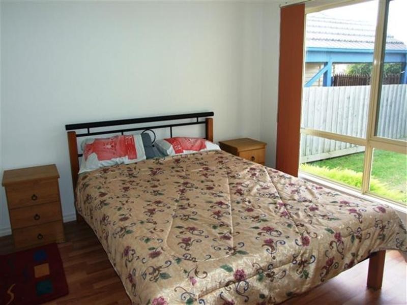 16 Irving Road, Cowes VIC 3922