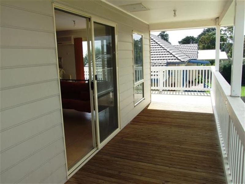 16 Irving Road, Cowes VIC 3922