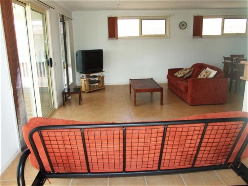 16 Irving Road, Cowes VIC 3922