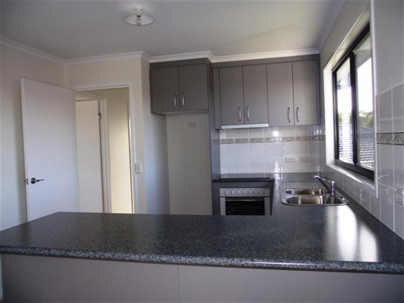 2 Grevilia Close, Cowes VIC 3922