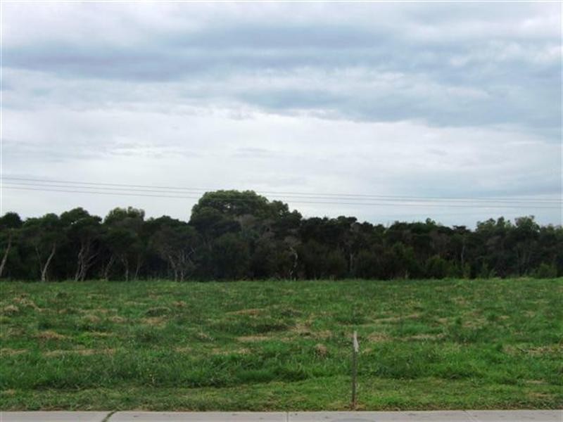 8 Cove Place, Cowes VIC 3922