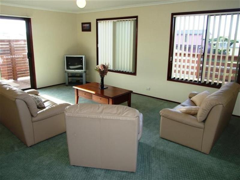 9 Barry Street, Sunderland Bay VIC 3922