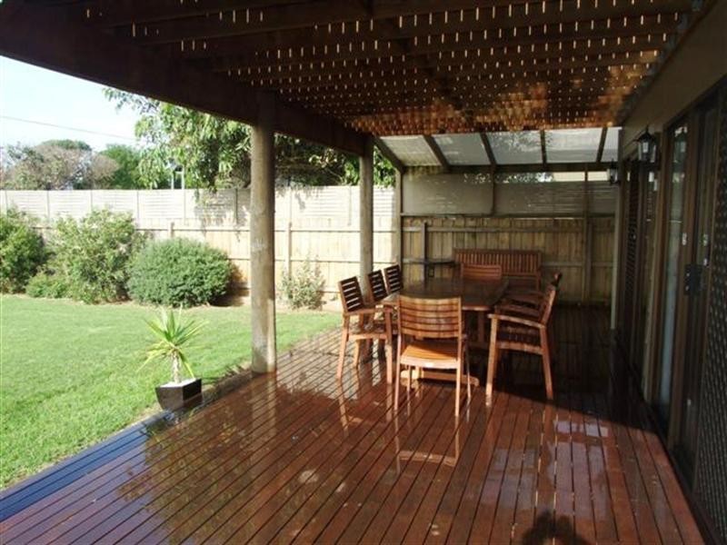 9 Barry Street, Sunderland Bay VIC 3922