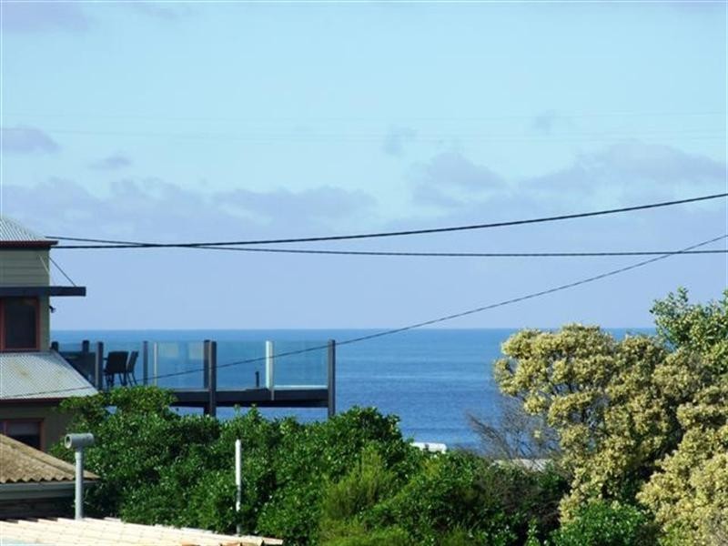 9 Barry Street, Sunderland Bay VIC 3922