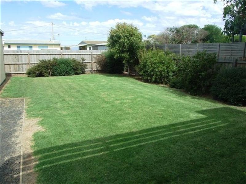 9 Barry Street, Sunderland Bay VIC 3922