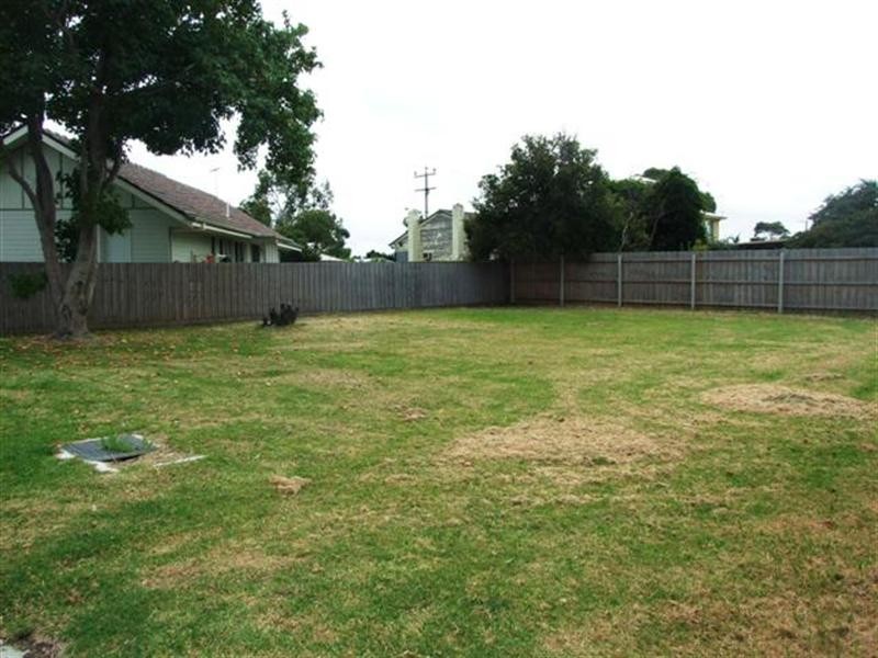 1B Douglas Road, Cowes VIC 3922