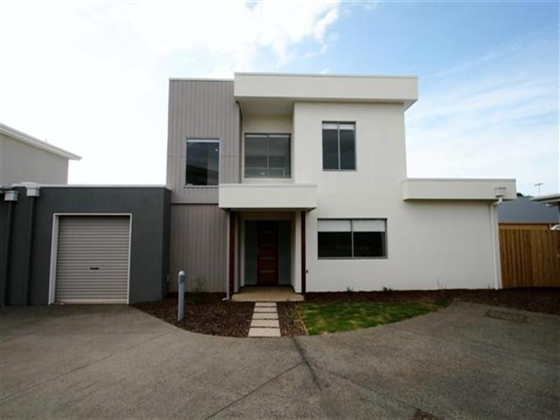 Unit 3 7-9 Norman Drive, Cowes VIC 3922