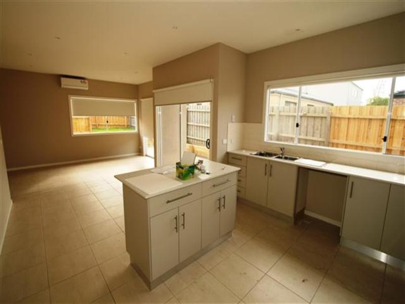 Unit 3 7-9 Norman Drive, Cowes VIC 3922