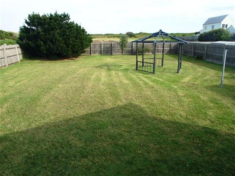 25 Page Avenue, Surf Beach VIC 3922