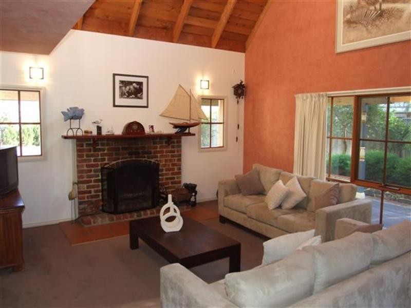 10 Collins Street, Silverleaves VIC 3922