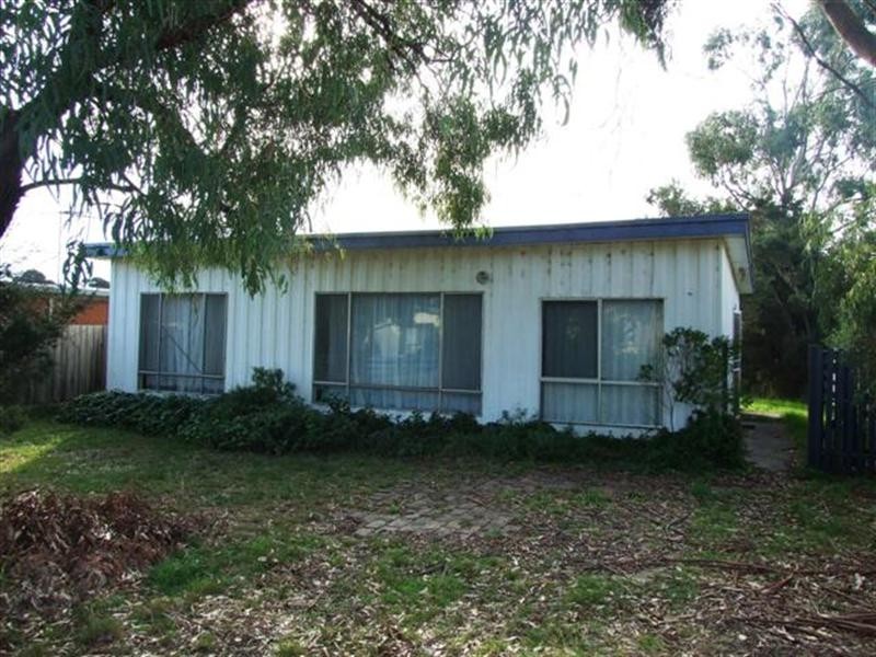16 Plover Street, Cowes VIC 3922