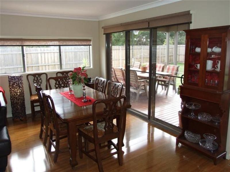 23 Robert Drive, Cowes VIC 3922