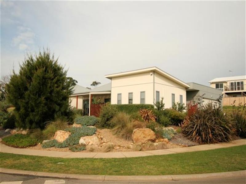 29 Seagrove Way, Cowes VIC 3922