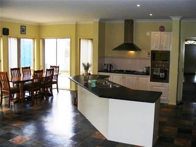 4 Kate Court, Cowes VIC 3922