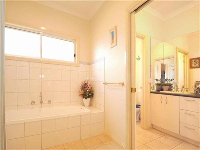 2/63 Dunsmore Road, Cowes VIC 3922