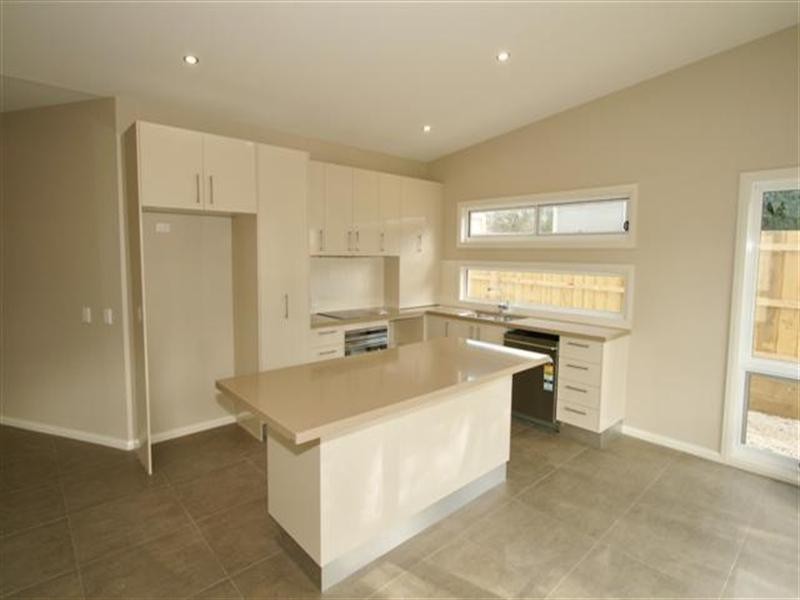 1/15 West Court, Cowes VIC 3922