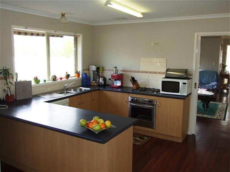 9 Casuarina Court, Cowes VIC 3922