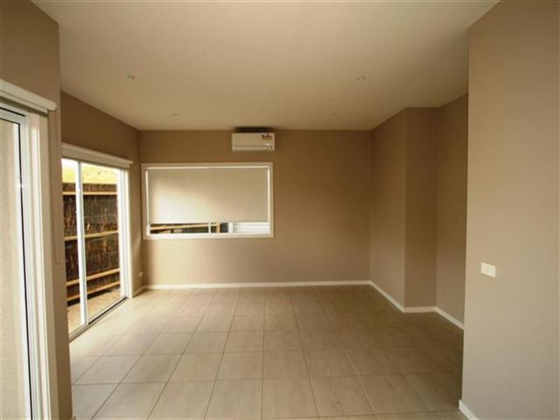 Unit 1 5-7 Norman Drive, Cowes VIC 3922