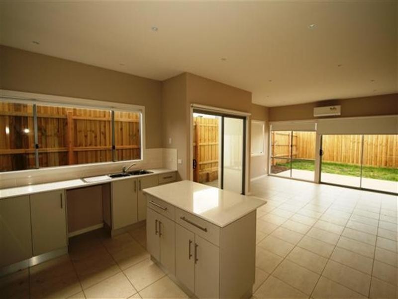 Unit 1 5-7 Norman Drive, Cowes VIC 3922