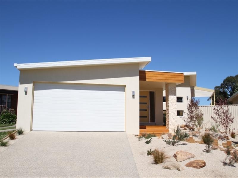 2/15 West Court, Cowes VIC 3922