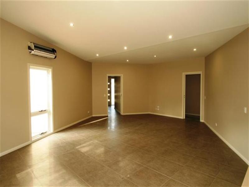 2/15 West Court, Cowes VIC 3922