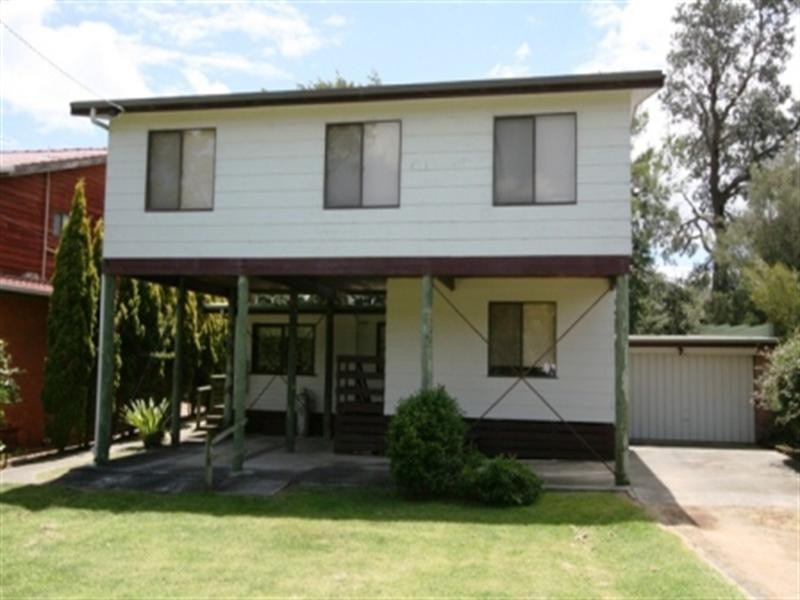 12 Beach Street, Cowes VIC 3922