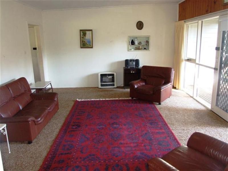 12 Beach Street, Cowes VIC 3922