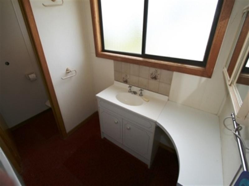 12 Beach Street, Cowes VIC 3922