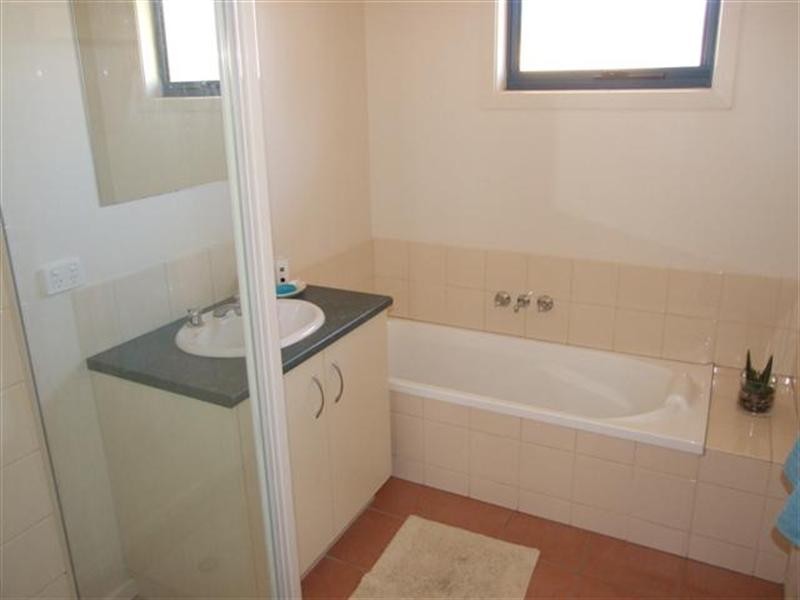 2/12-14 Kedah Road, Cowes VIC 3922