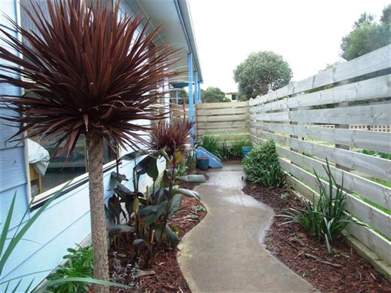 2 Dixon Street, Surf Beach VIC 3922